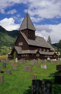 Norwegische Holzkirche by Karlheinz Milde