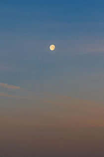 Mond über Nebellandschaft by Bernhard Kaiser