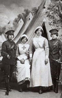 Women at War, 1914-18 von English Photographer