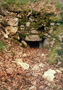 Covered entrance to a tumulus von Prehistoric