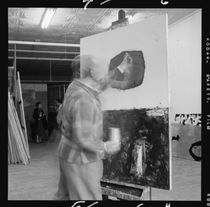Adolph Gottlieb in his studio von American Photographer