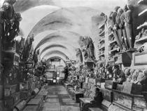 Mummies of catacomb of Palermo von Giorgio Sommer