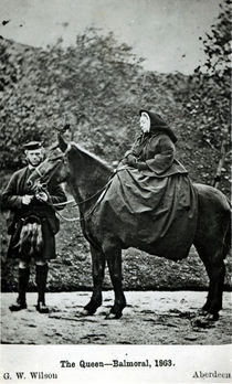 Queen Victoria on horseback at Balmoral von George Washington Wilson