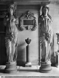 View of two caryatids from the Caryatids' Tribune in the Louvre Museum von Adolphe Giraudon