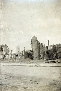 The Square, Ypres, June 1915 von English Photographer