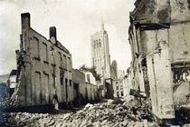 St. Jacob's Church, Ypres, June 1915 von English Photographer