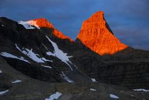 Sunrise on Talon Peak, Canadian Rockies von Geoff Amos