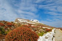 Way to the top. Folegandros, one of the Islands in the Cyclades von Yuri Hope