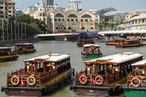  passenger boats on the Singapore river by stephiii