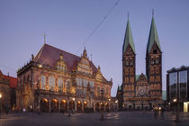 Altes Rathaus mit Dom St. Petri am Marktplatz bei Abenddämmerung, Bremen by Torsten Krüger