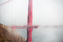 Golden Gate and the fog by Raquel Cáceres Melo