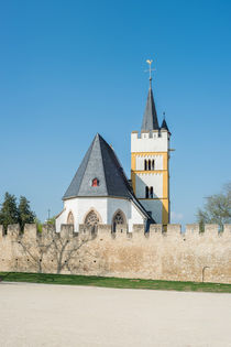 Burgkirche Ingelheim (1) by Erhard Hess