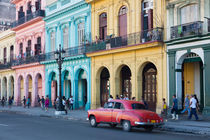 Colourful houses in Havanna by Bastian Linder
