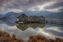 Kochelsee with huts von Bastian Linder