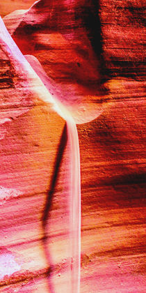 Sandfall at upper antelope canyon von Chris Berger