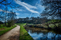 Vapour trails over the canal. von Colin Metcalf