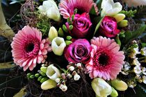 Blumenstrauß mit Rosen, Freesien und Gerbera by assy