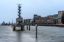 an der Elbe in Hamburg by fotolos