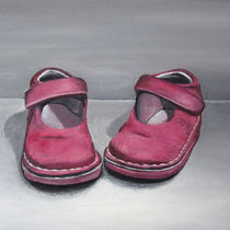 Little red shoes - Still life painting von Georgia Korogiannou