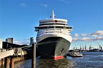 Queen Elizabeth, im Hamburger Hafen von assy