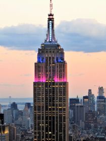 Empire State Building mit beginnendem Sonnenuntergang by assy