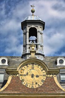 Glockenturm mit Uhr by Bernhard Kaiser