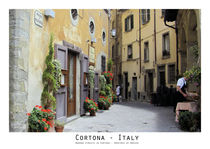 Narrow streets in Cortona by Lise Ringkvist