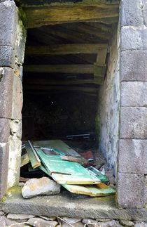 Ruine eingfallene Türe by art-dellas