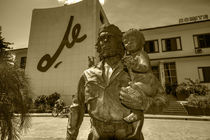 Che and Child by Rob Hawkins