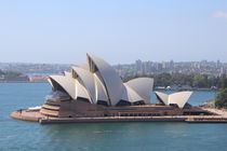 Sydney Opera House by littleseaart