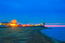 Great Yarmouth beach at Night von Vincent J. Newman
