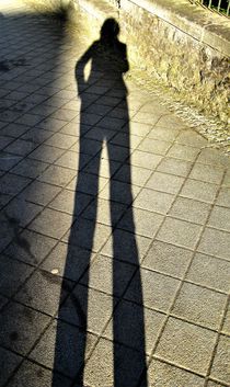 Schattenbild, langer Schatten by assy