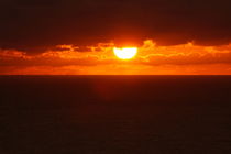 Sonnenuntergang über der Nordsee by kattobello