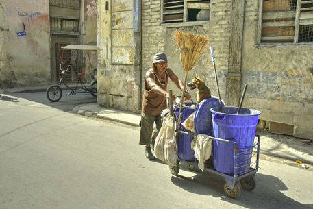 Street-cleaner-and-his-dog