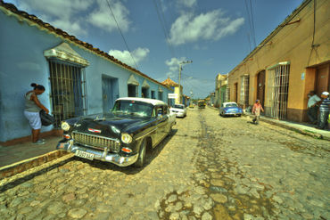 Trinidad-street-car