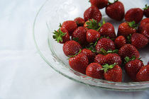 strawberrys by Gunnar Kjäer