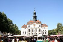 Wochenmarkt vor dem Lüneburger Rathaus; 31.08.2017 von Anja  Bagunk