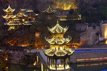 Zhenyuan illuminated at dusk, Zhenyuan, Guizhou, China von Danita Delimont