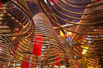 Spiral Incense sticks at Man Mo Temple or Man Mo Miu is a Ca... von Danita Delimont