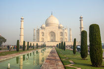 Taj Mahal, Agra, Uttar Pradesh, India. by Danita Delimont