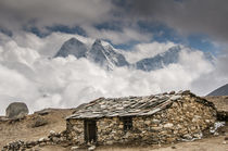 Stone hut, Khumbu Valley, Nepal. von Danita Delimont