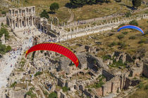 Paramotors flying above Ephesus, Selcuk, Izmir, Turkey von Danita Delimont