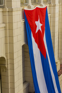 Havana. Museum of the Revolution. Giant Cuban flag hanging i... von Danita Delimont