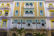 Old building in the historic center, Havana, UNESCO World He... von Danita Delimont