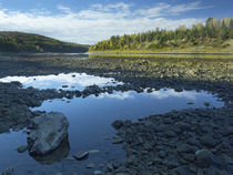 Rocky shoreline of the Saint John River, New Brunswick von Danita Delimont