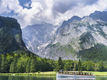 Boat excursion on lake Koenigssee, NP Berchtesgaden, Germany von Danita Delimont