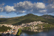 Greece, West Macedonia, Kastoria, above view of town by Lake... von Danita Delimont