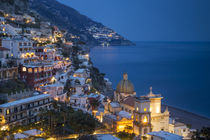 Twilight over Positano along the Amalfi Coast, Campania, Italy von Danita Delimont