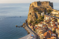 Town View with Castello Ruffo, Scilla, Calabria, Italy von Danita Delimont