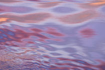 Sunset reflections, the movement of the water caused by the ... von Danita Delimont